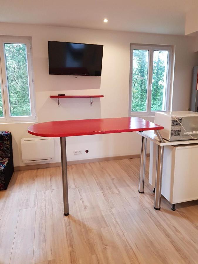 05 - Tres Joli 3 Pieces Neuf 2 Chambres, Logement Tout Equipe Pour 1 A 4 Personnes Maximum, Vue Sur Jardin Avec Parking Privatif, Grand Fourgon Possible, Tout Le Linge De Maison Est Fourni Annesse-et-Beaulieu Extérieur photo