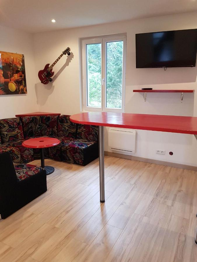 05 - Tres Joli 3 Pieces Neuf 2 Chambres, Logement Tout Equipe Pour 1 A 4 Personnes Maximum, Vue Sur Jardin Avec Parking Privatif, Grand Fourgon Possible, Tout Le Linge De Maison Est Fourni Annesse-et-Beaulieu Extérieur photo