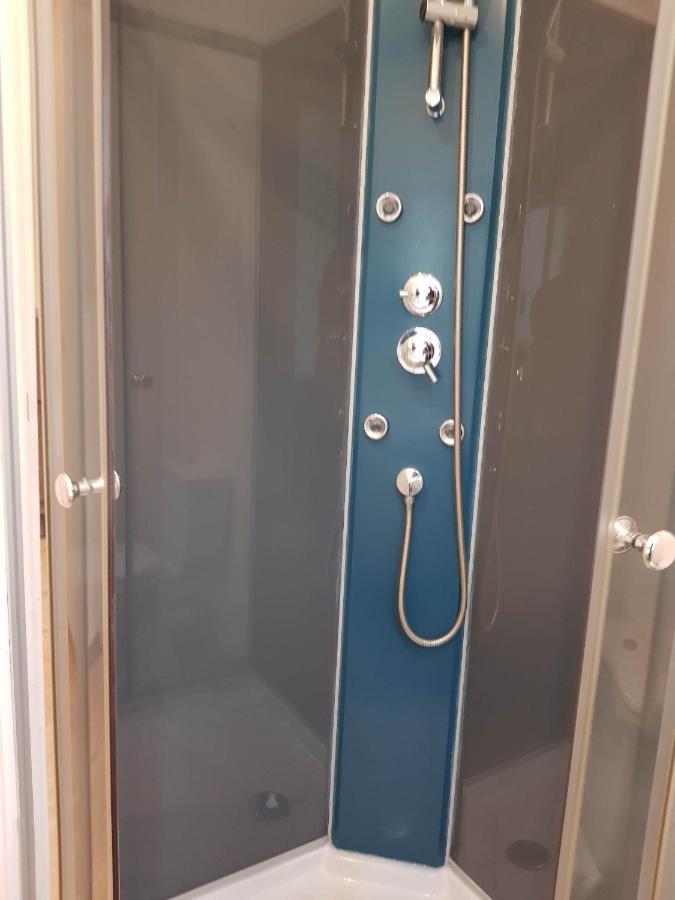 05 - Tres Joli 3 Pieces Neuf 2 Chambres, Logement Tout Equipe Pour 1 A 4 Personnes Maximum, Vue Sur Jardin Avec Parking Privatif, Grand Fourgon Possible, Tout Le Linge De Maison Est Fourni Annesse-et-Beaulieu Extérieur photo