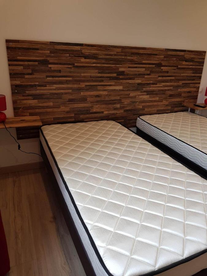05 - Tres Joli 3 Pieces Neuf 2 Chambres, Logement Tout Equipe Pour 1 A 4 Personnes Maximum, Vue Sur Jardin Avec Parking Privatif, Grand Fourgon Possible, Tout Le Linge De Maison Est Fourni Annesse-et-Beaulieu Extérieur photo