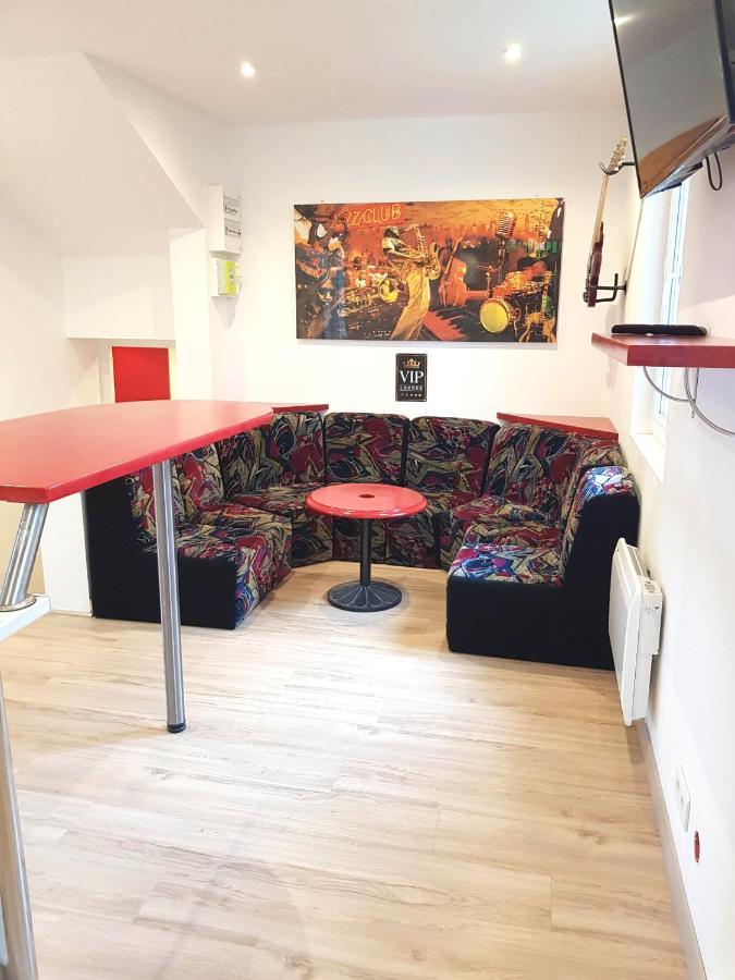 05 - Tres Joli 3 Pieces Neuf 2 Chambres, Logement Tout Equipe Pour 1 A 4 Personnes Maximum, Vue Sur Jardin Avec Parking Privatif, Grand Fourgon Possible, Tout Le Linge De Maison Est Fourni Annesse-et-Beaulieu Extérieur photo